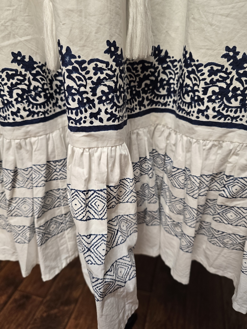 Roller Rabbit White Tunic with Navy Pattern - Picture 4 of 6